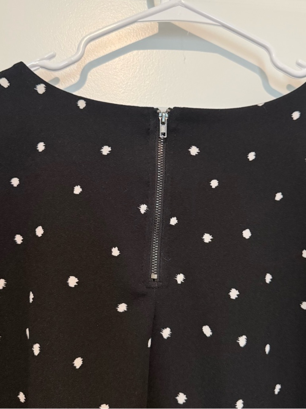 MELLODAY Black Blouse with White Dot Print Size 1X - Picture 5 of 5